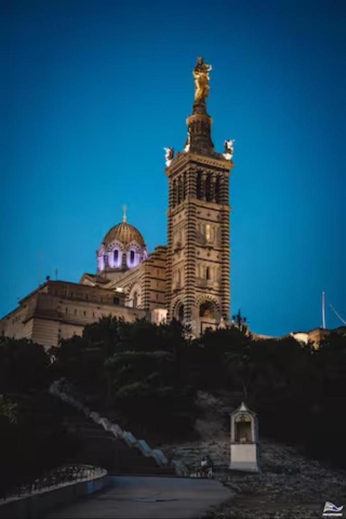 Studio Vieux-Port Vue Basilique Notre-Dame Марсилия Екстериор снимка